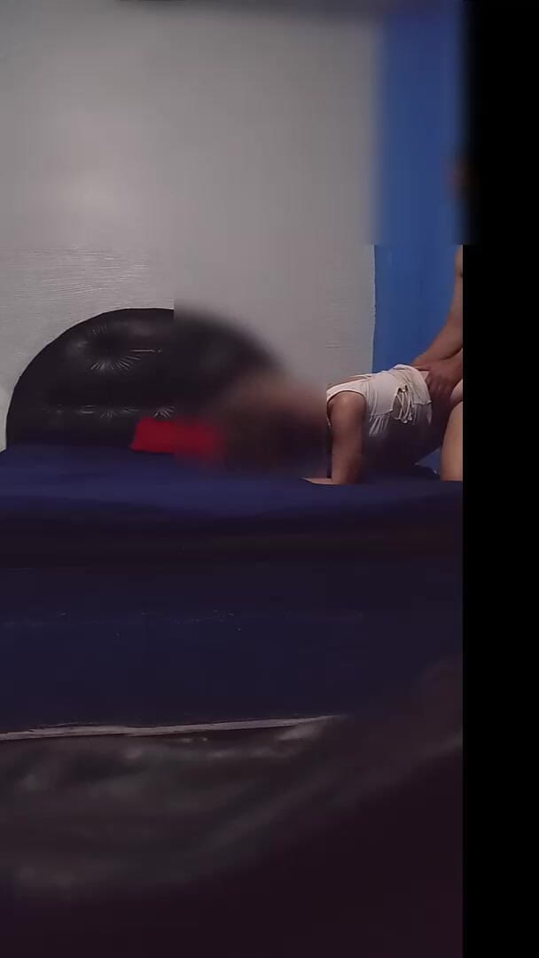 parejacasero: एक मोटल में जूते के साथ गोरा
