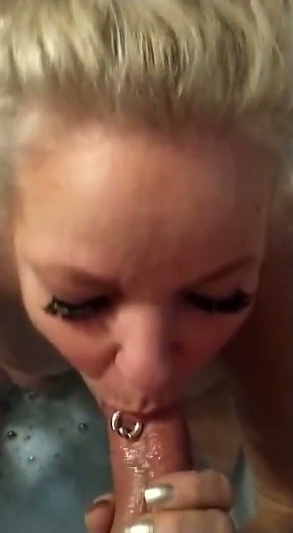 Full in My Swallowing Mouth (Hot Silli) Full in My Swallowing Mouth (Hot Silli)