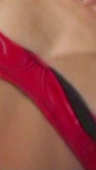 Marilyn la trans blonde sexy se fait sodomiser