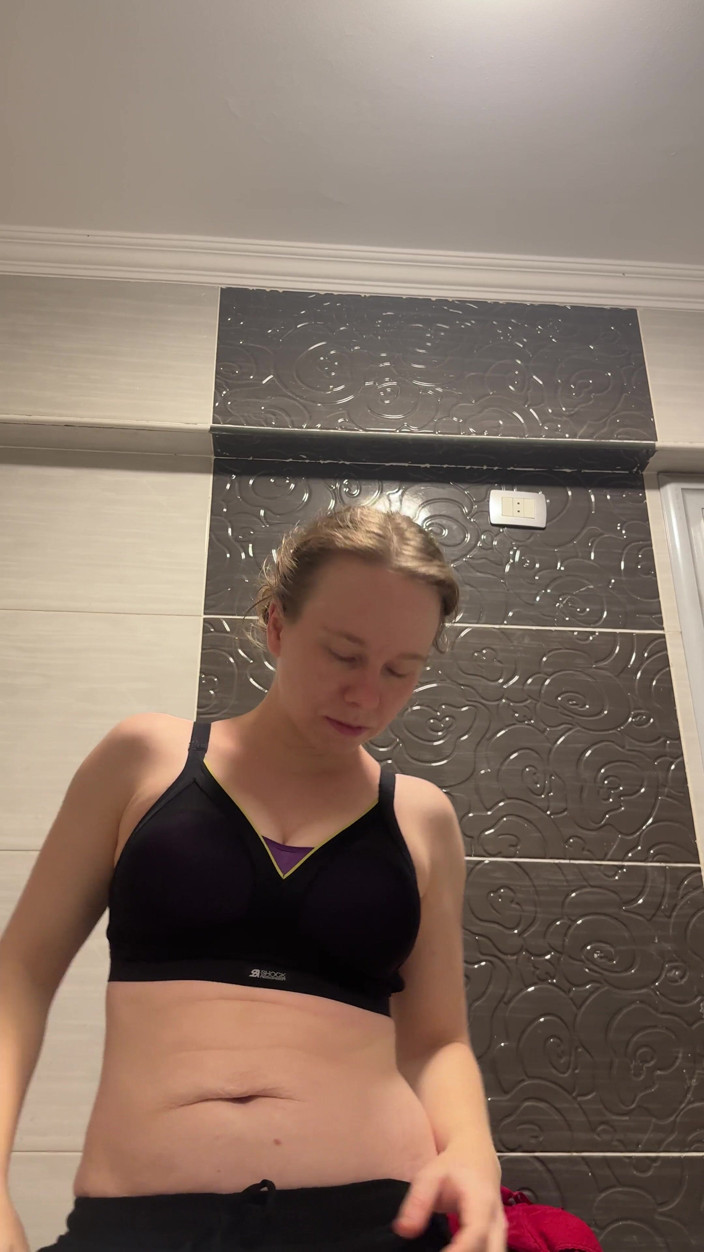 SweetLucy96: Jalur panas di bilik mandi