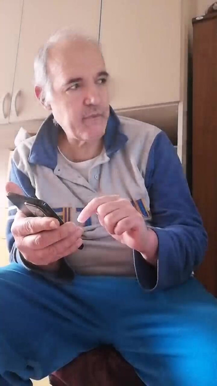 Setesesso7: Ich masturbiere meinen harten Schwanz und stecke meine Finger in...