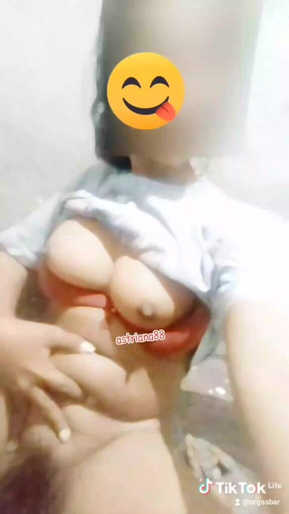 Astriana88: Estou Solitário, Bebê