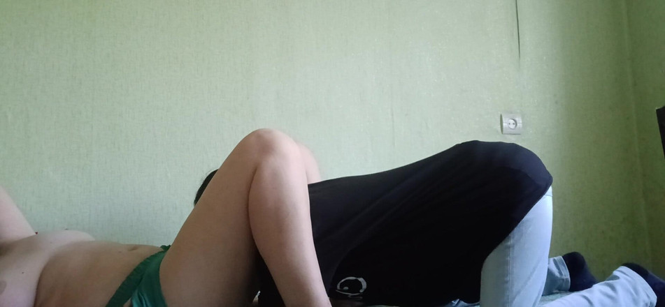 Lesbian-candys: Eu como a buceta peluda madura da madrasta do meu...