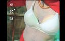 Gauri Sissy: भारतीय गे क्रॉसड्रेसर गौरी बहिन xxx वीडियो कॉल लाल साड़ी में अपने स्तन और ब्रा स्ट्रैप दिखा रही है