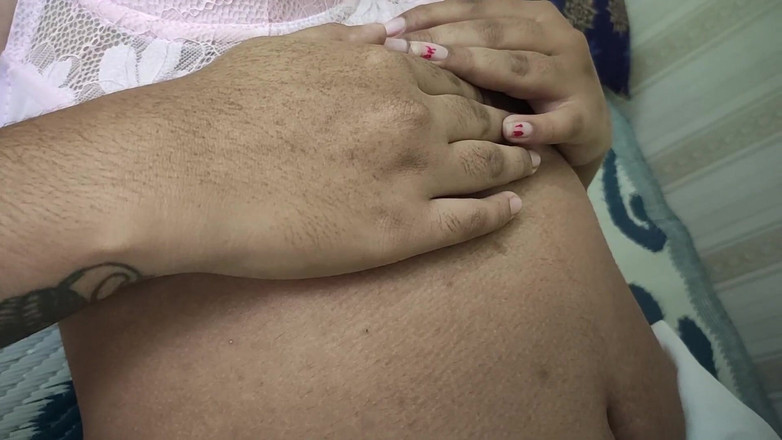 Vaigavarun45: Bánh quy ăn từ áo ngực lỗ rốn và liếm rốn Dhoti...