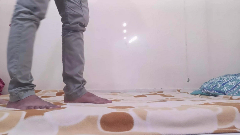 Yourdidipriya: XXX Bhabhi Tvrdě ošukaná poslíčkem se špinavým hindským hlasem