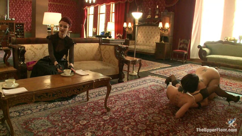 The Upper Floor by Kink: Te med älskarinna Liliane Hunt