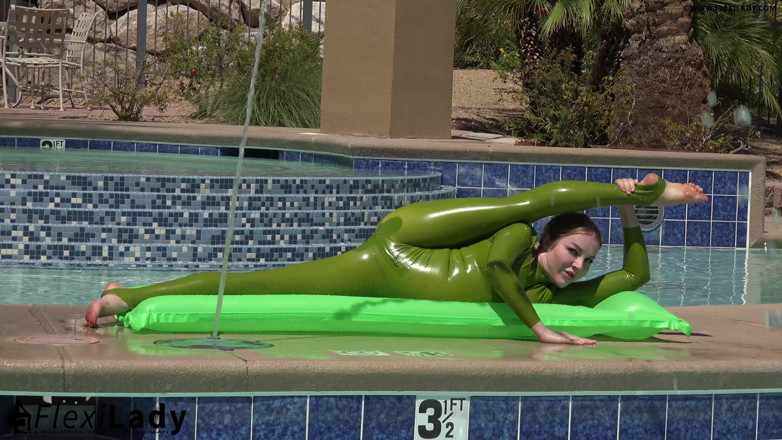Fem Latex: Une journée ensoleillée à Las Vegas j'utilise le temps pour montrer...