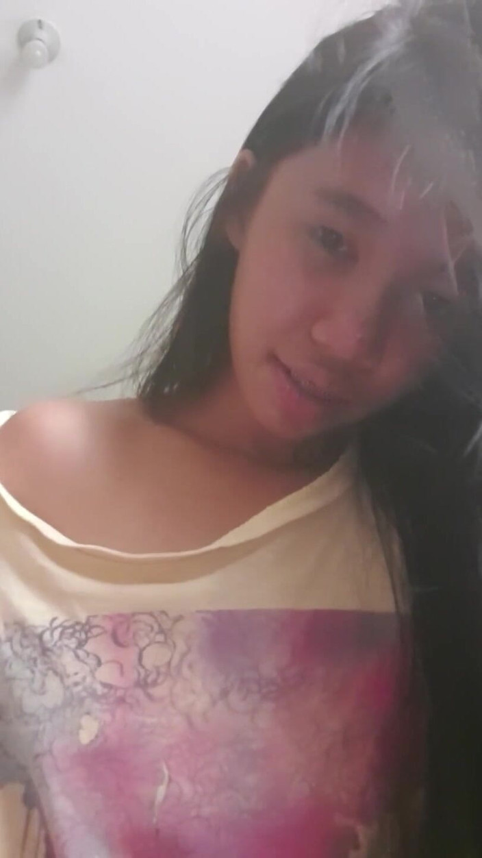 creamberryfairy: Arătând țâțele