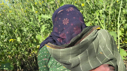 Ritu: Vdaná nevlastní sestra se baví se svým nevlastním bratrem ve...