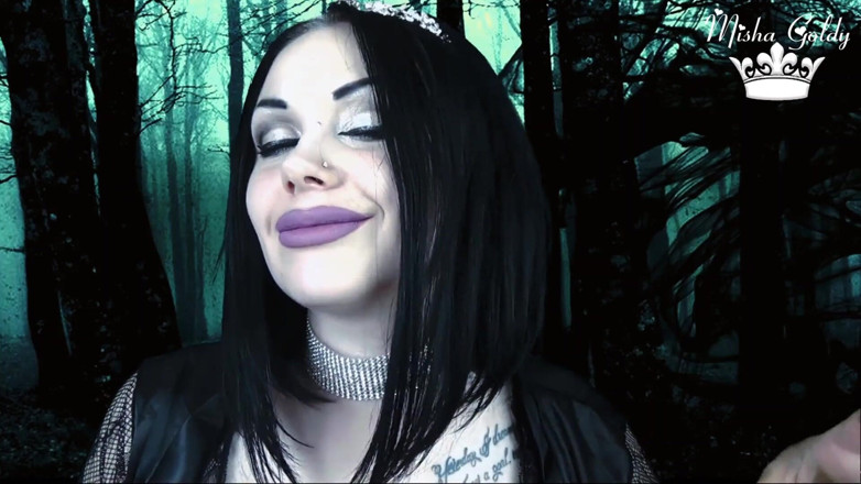 Goddess Misha Goldy: La principessa delle tenebre ti mangerà pezzo dopo pezzo