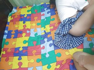 Martin13: मेरे सौतेले भाई द्वारा मुझे बिस्तर में वेश्या की तरह चोदना सिखाए जाने के बाद कक्षाएं समान नहीं होंगी