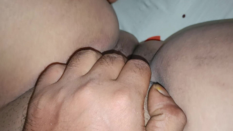 Catchybusty: Remaja desi mahukan creampie di mukanya