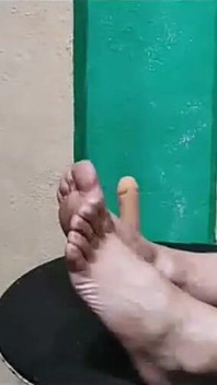 Strega a Piedi Nudi Dildo 2