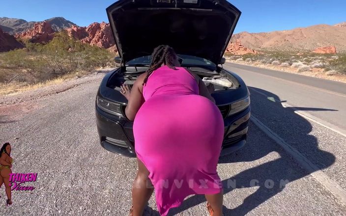 Webusss: Dikke zwarte vrouw neukt vóór het voertuig met een vreemde...
