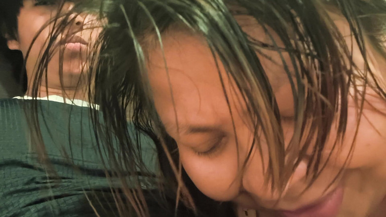 Moo DBOXXX: 这个单身继母想要从我身上得到更多的乳汁，但我不再有一滴了，她是一个婊子