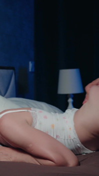 พ่อเลี้ยงเผลอจำผิดคิดว่าน้องสาวต่างมารดาเป็นเมียแล้วเย็ดหีเล็กต่อไป