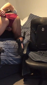 Sissycdmish - si jalang kamera web mengongkek pantat dalam stream