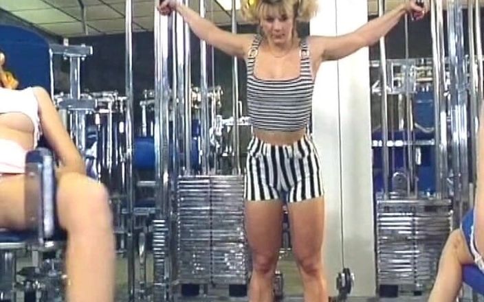 Deutsche Frauen: Stunning German Chick with Blonde Hair Fucking with Her Coach...