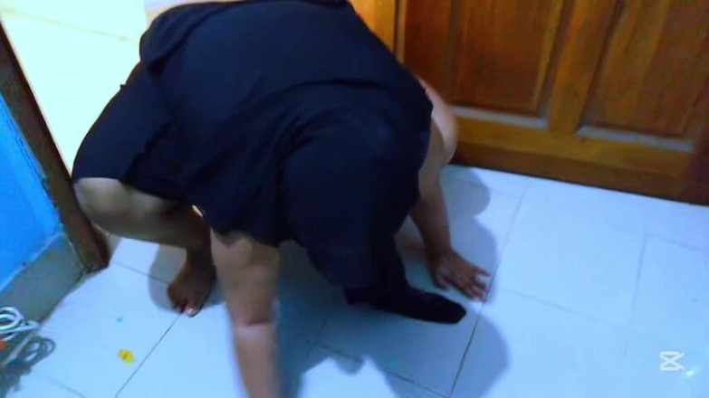 Aria Mia: 사무실 상사에게 따먹히는 거유 인도 무슬림 핫한 하녀