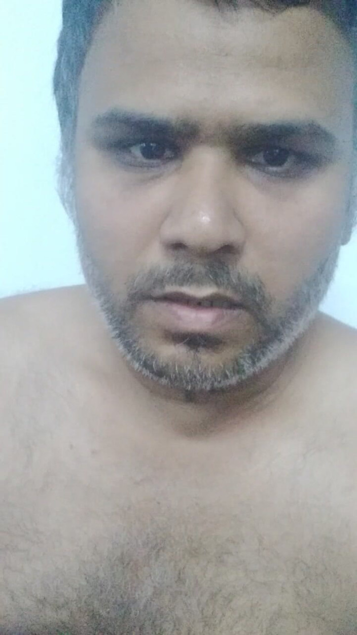 Nani Top: 털이 무성한 구멍 깊숙이 누드 무료 섹스