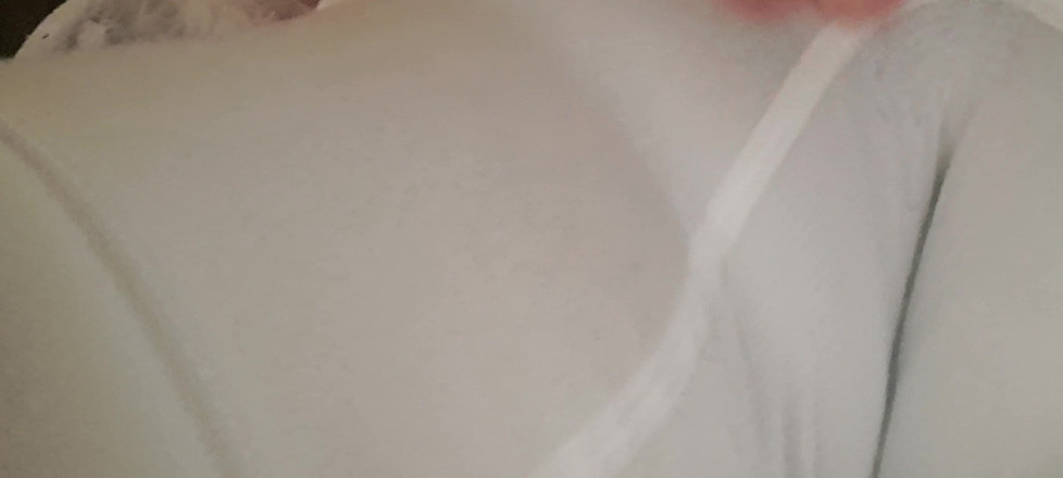 Mommy big hairy pussy: Linie vagíny MILFky je vyznačena na jejích kalhotkách