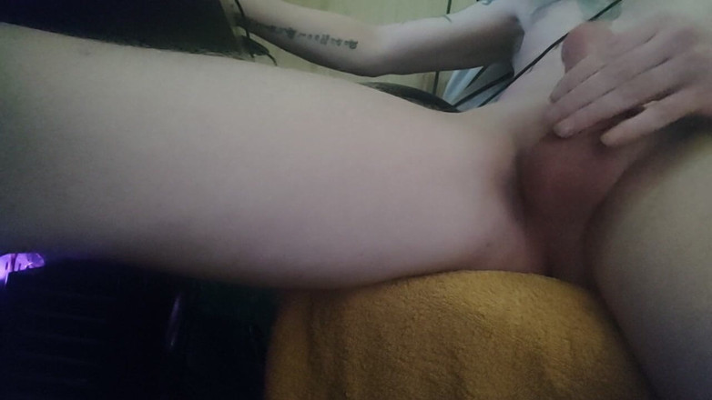 s_s_l: 私の搾り取られたチンポをウィックスして射精する