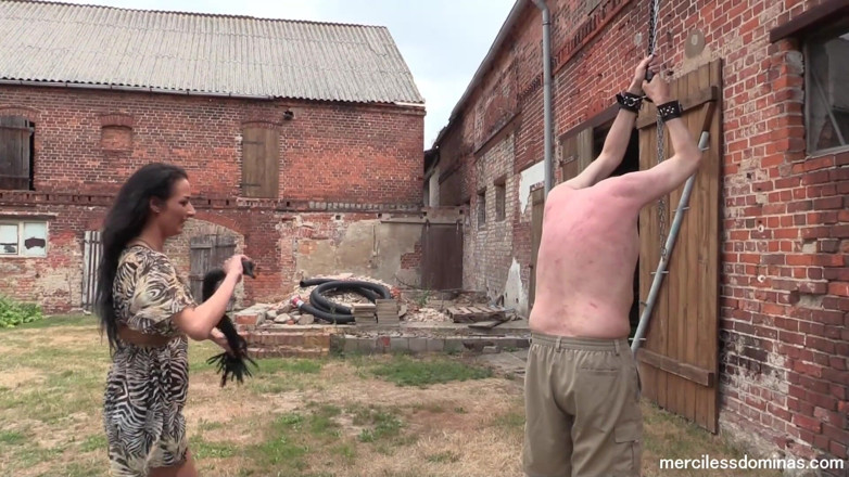 Merciless Dominas: Покарана грубо