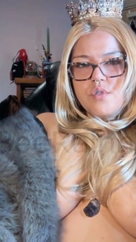 Diamantes Nos Meus Lábios Bunda Fatal Na Sua Cara - Come Chainsmoke Com a Gordinha Brasileira MILF Deusa