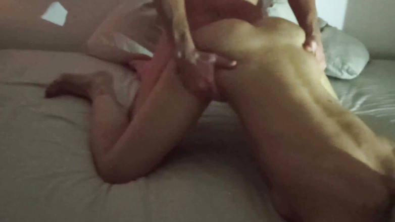 Videovideohub: Sex cu sora vitregă (cameră amatoare)