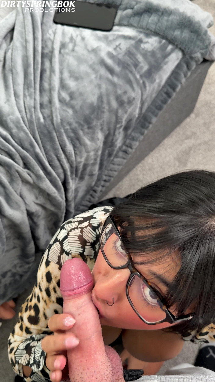 DirtySpringbok: Aaliyah Yasin é coberta de porra pelo Camera Man