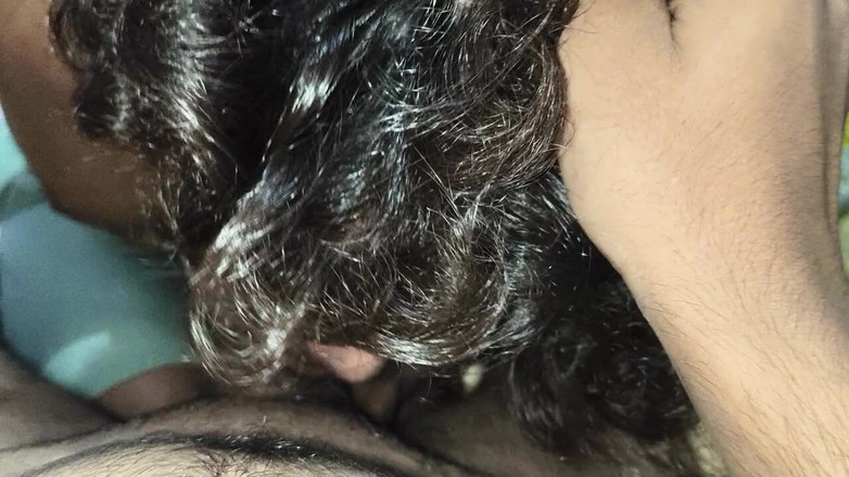 Sa123bh: Indian Desi Hot Man's Dick Sucked in His Room Full...