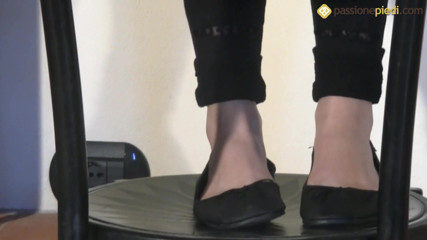 Foot Fetish HD: Bianca, самая сладкая тинка играет со своими ступнями