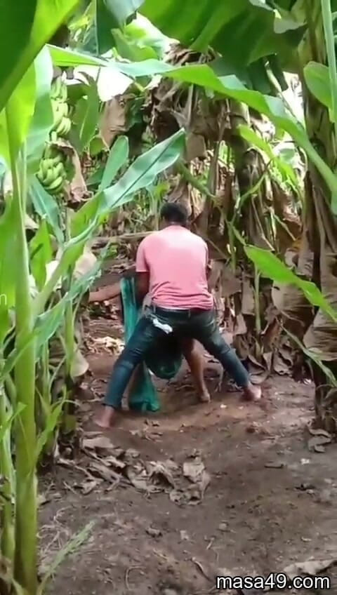 DeadBattery: आंटी अपने प्रेमी के साथ पति द्वारा पकड़ी गई