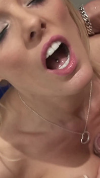 Mega sexy trójkąt - duże cycki i wielki kutas - co trzeba jeszcze?