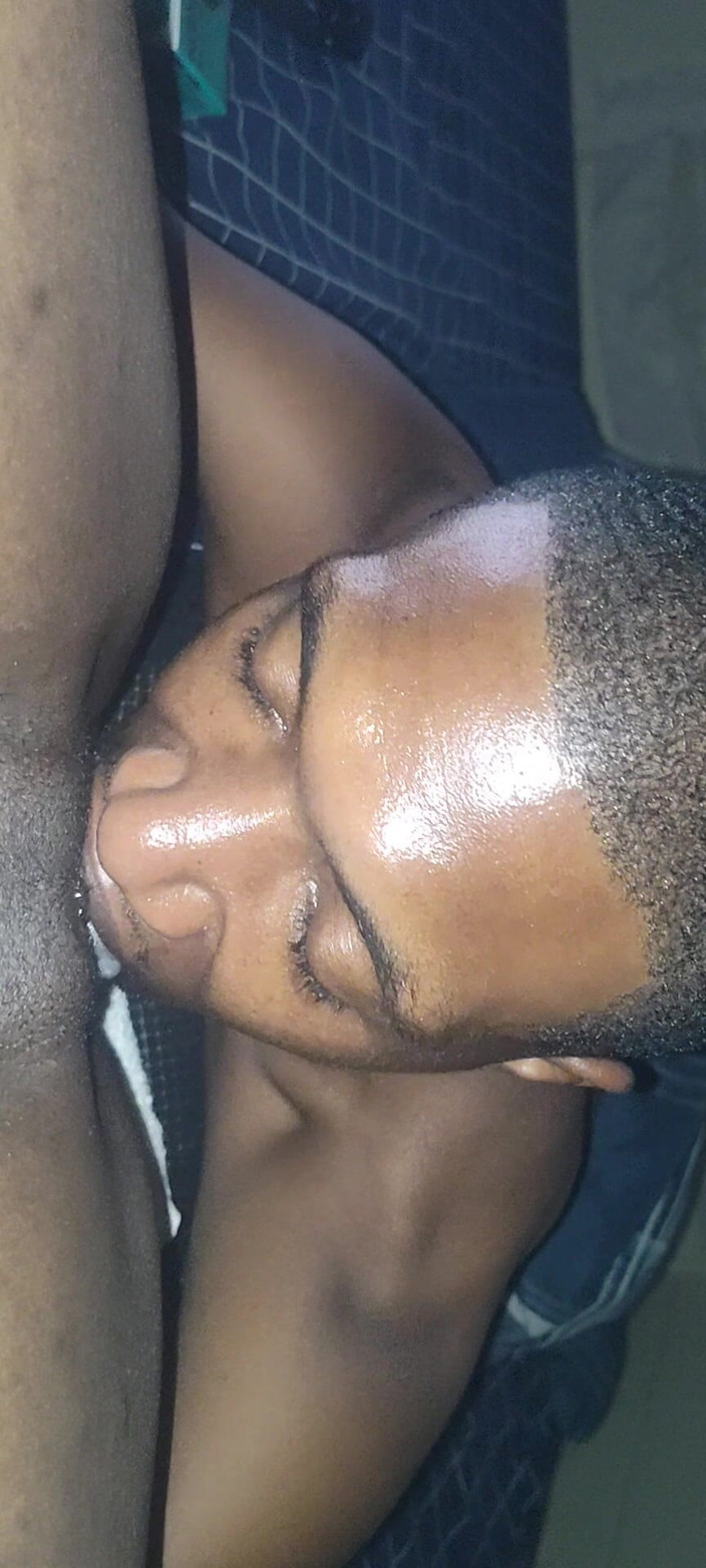 Monsterballbbc: Comiendo coño