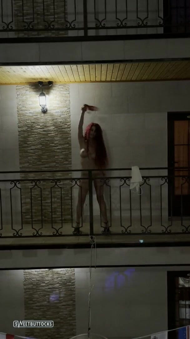 SweetButtocks: Tanec nahý v hotelu