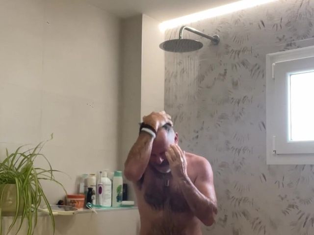Morning Everyone!! Im Home. Watch Tonight for a Good Homecoming Wank!! (Daddy bear vlc)