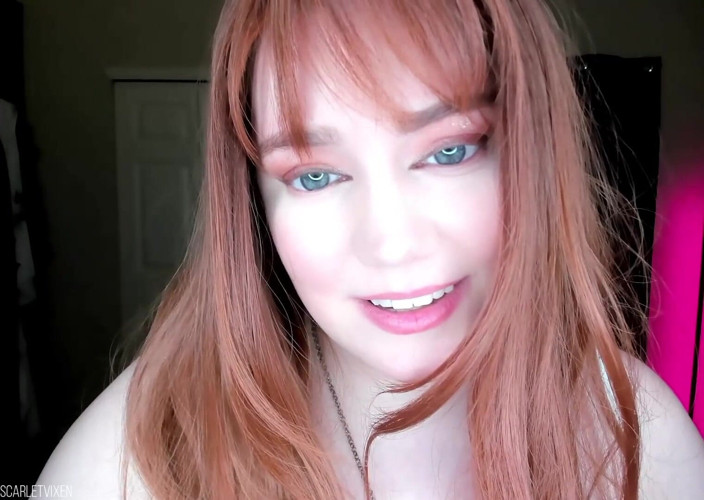 Scarlet Vixen: Nude Art Model Flirtation
