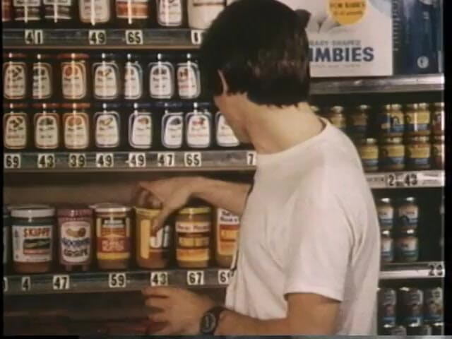 Old Good Porn: 角質コックしゃぶり女の子は古典的なポルノで滑りとザーメンでコックを取ります