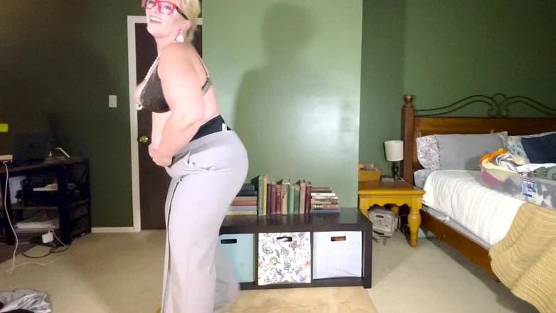 Alice Stoner: Striptease: Old Jazz and Swing Make Alice Horny as She...