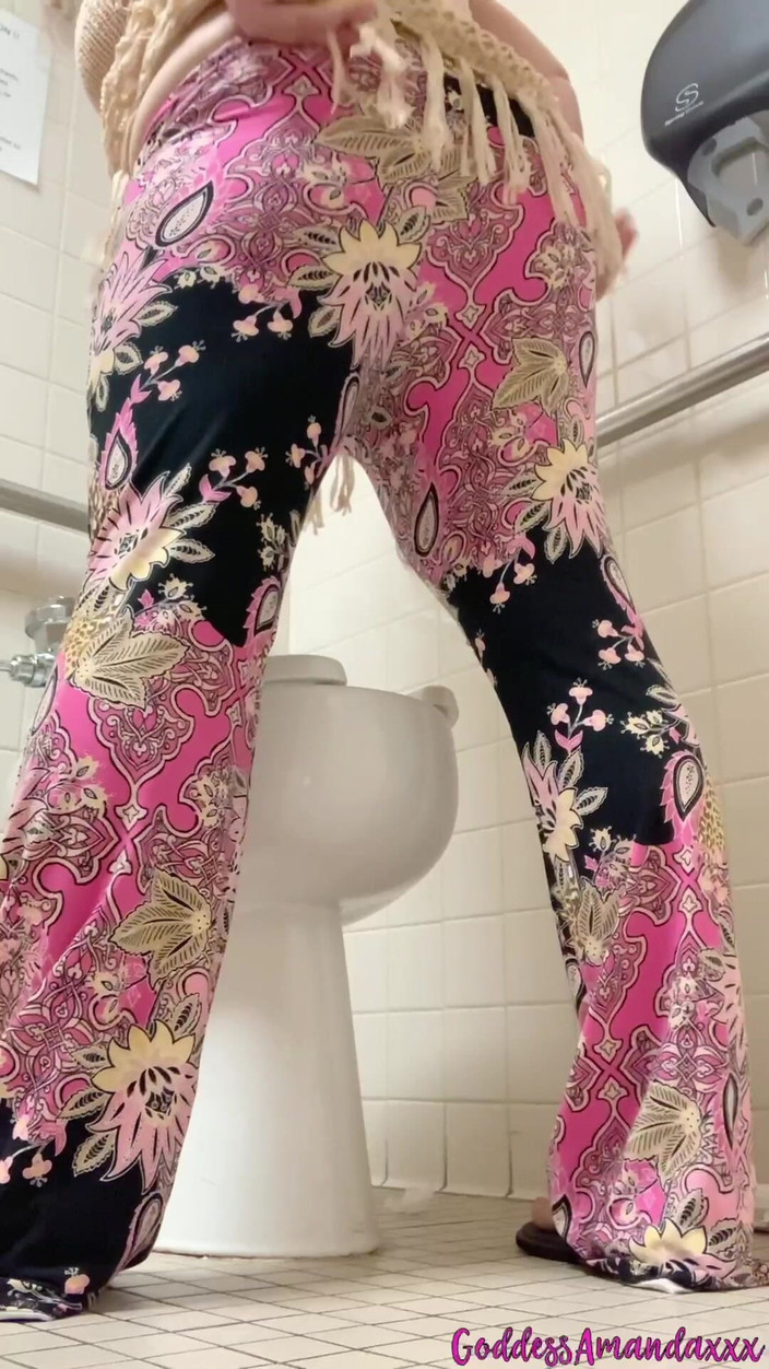 Goddess Amanda: Sexy PAWG Will, Dass Du Ihren Körper Verehrst