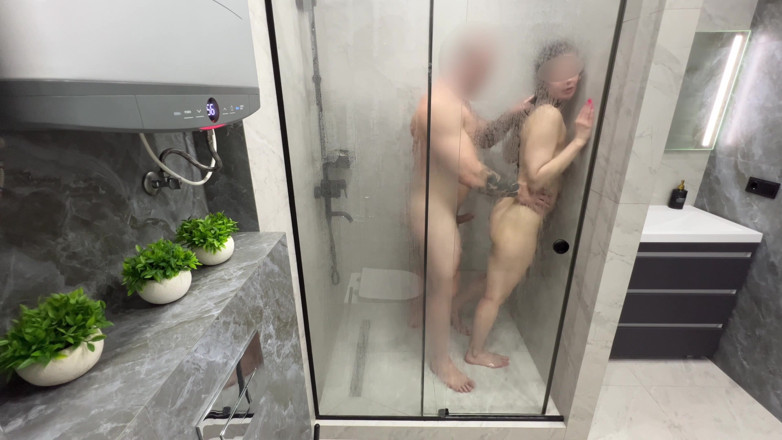 RabidRabbitss: Namiętny seks pod prysznicem