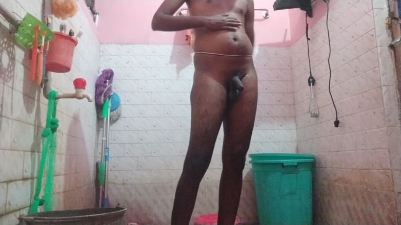 Tamil10inchesbbc: Tamil10inches grote zwarte lul sexy bad en dag 3 massage