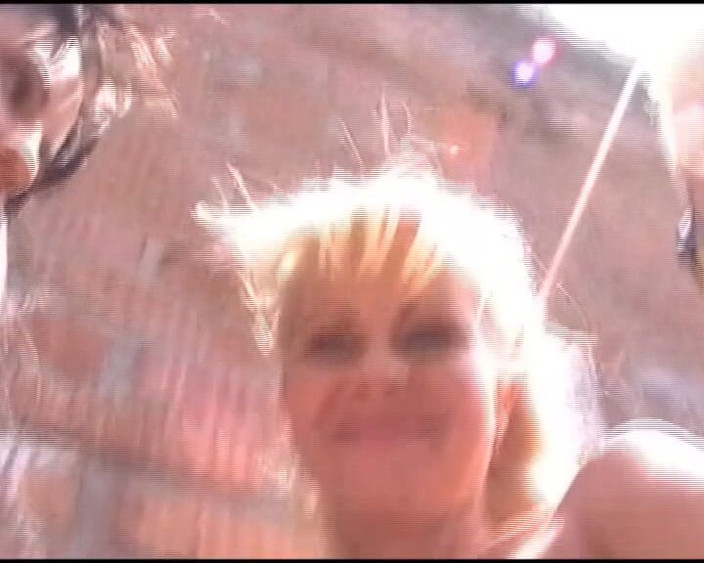 Deutsche Madchen: Dua cewek jerman ini saling muasin memek satu sama lain...