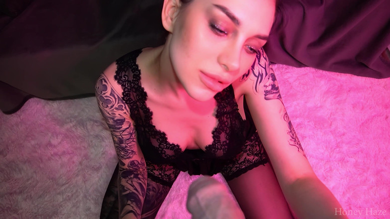 Honey Haze: Adik tiriku yang cantik dicrot sperma hangat Honey Haze
