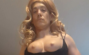 Alvaro: Hottes Sissyboi