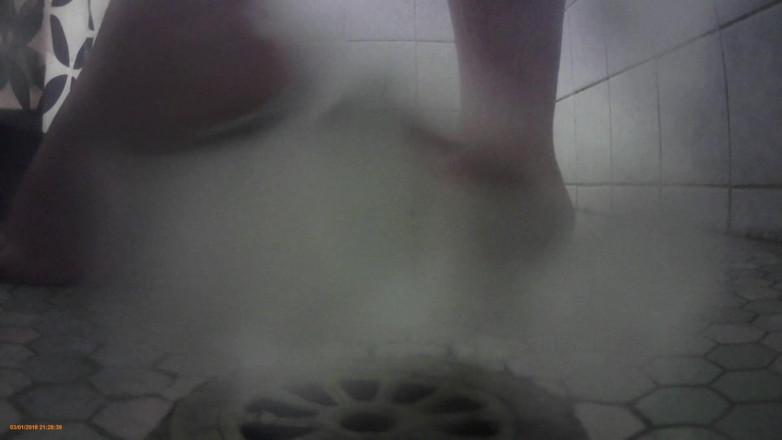 LaLaDelilah: BBW shower feet