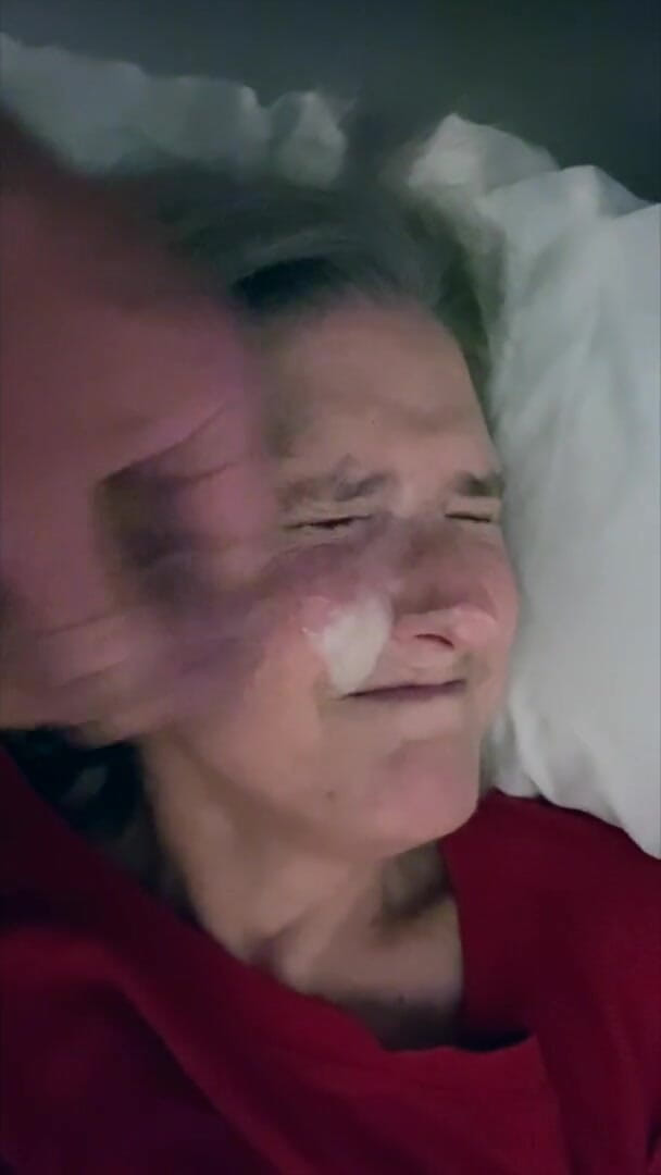 Squirting Senior: Ranní výstřik na obličej pro manželku