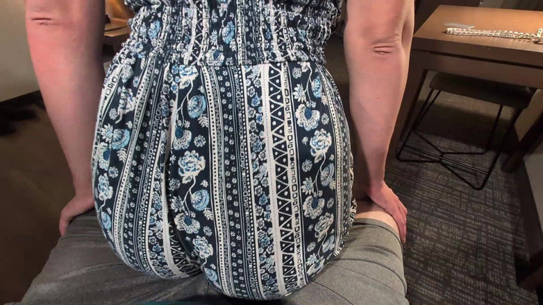 Mimiandevan: Lapdance Lässt Ihn in Shorts Kommen